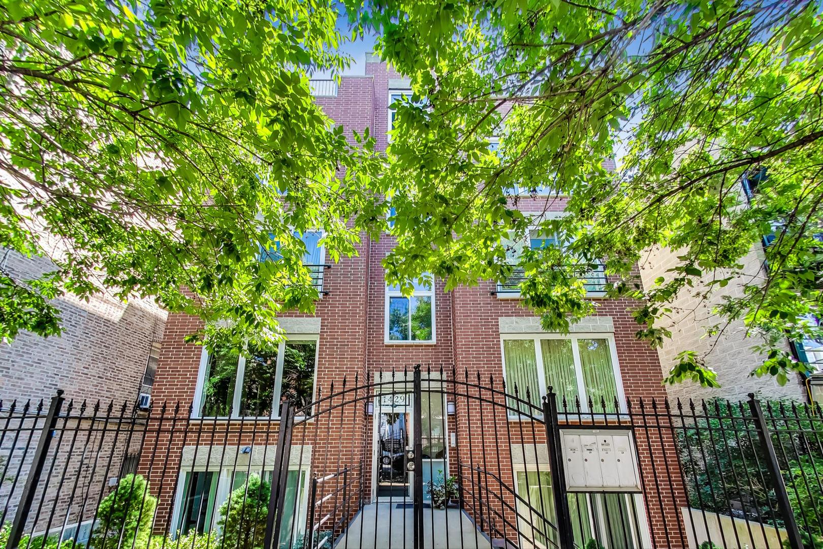 1429 N PAULINA Street Unit: C