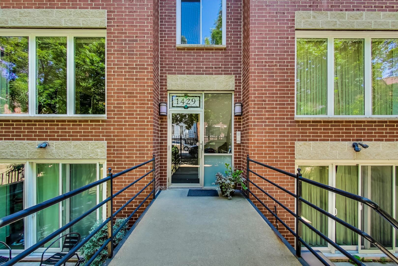 1429 N PAULINA Street Unit: C