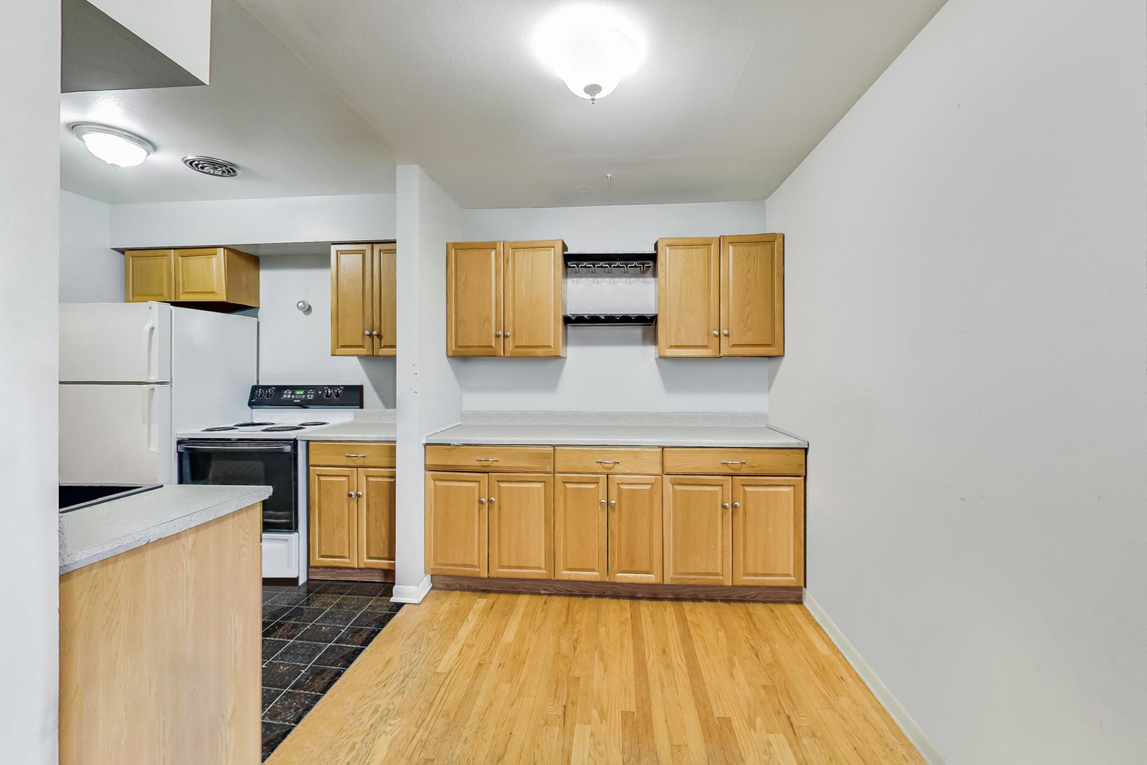 7120 N SHERIDAN Road Unit: 516