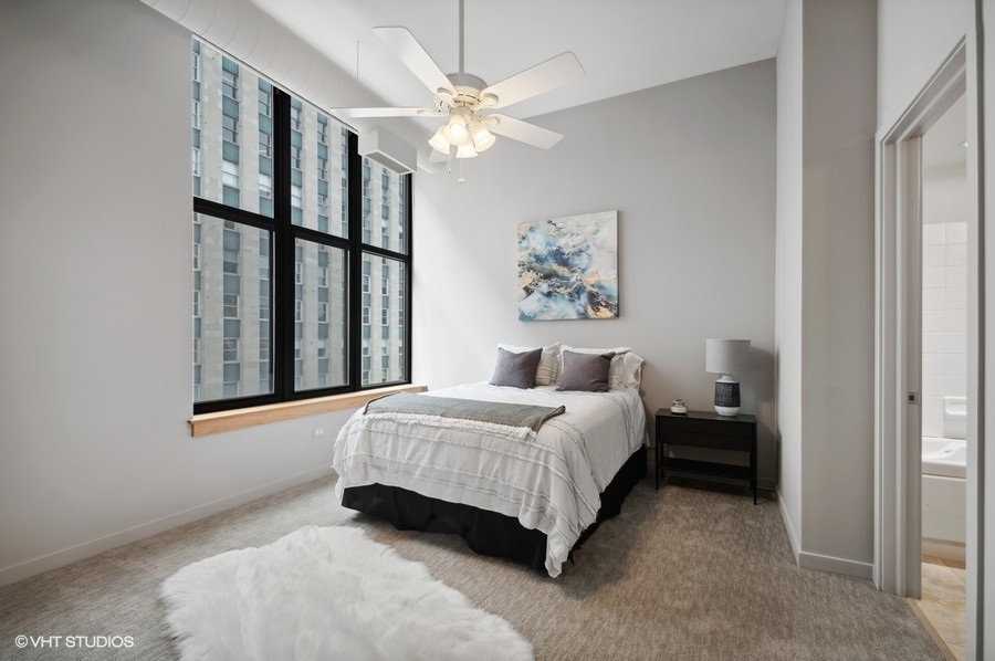 333 W Hubbard Street Unit: 910