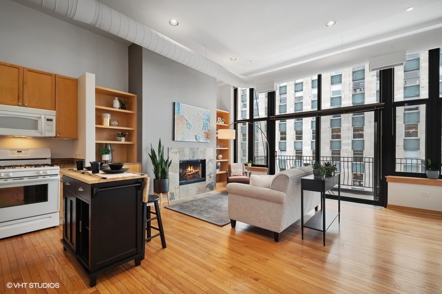 333 W Hubbard Street Unit: 910