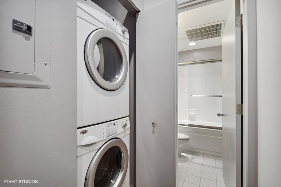 333 W Hubbard Street Unit: 910