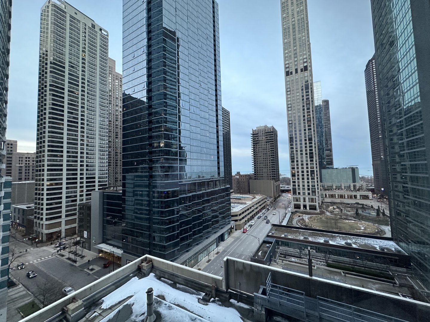 512 N McClurg Court Unit: 602