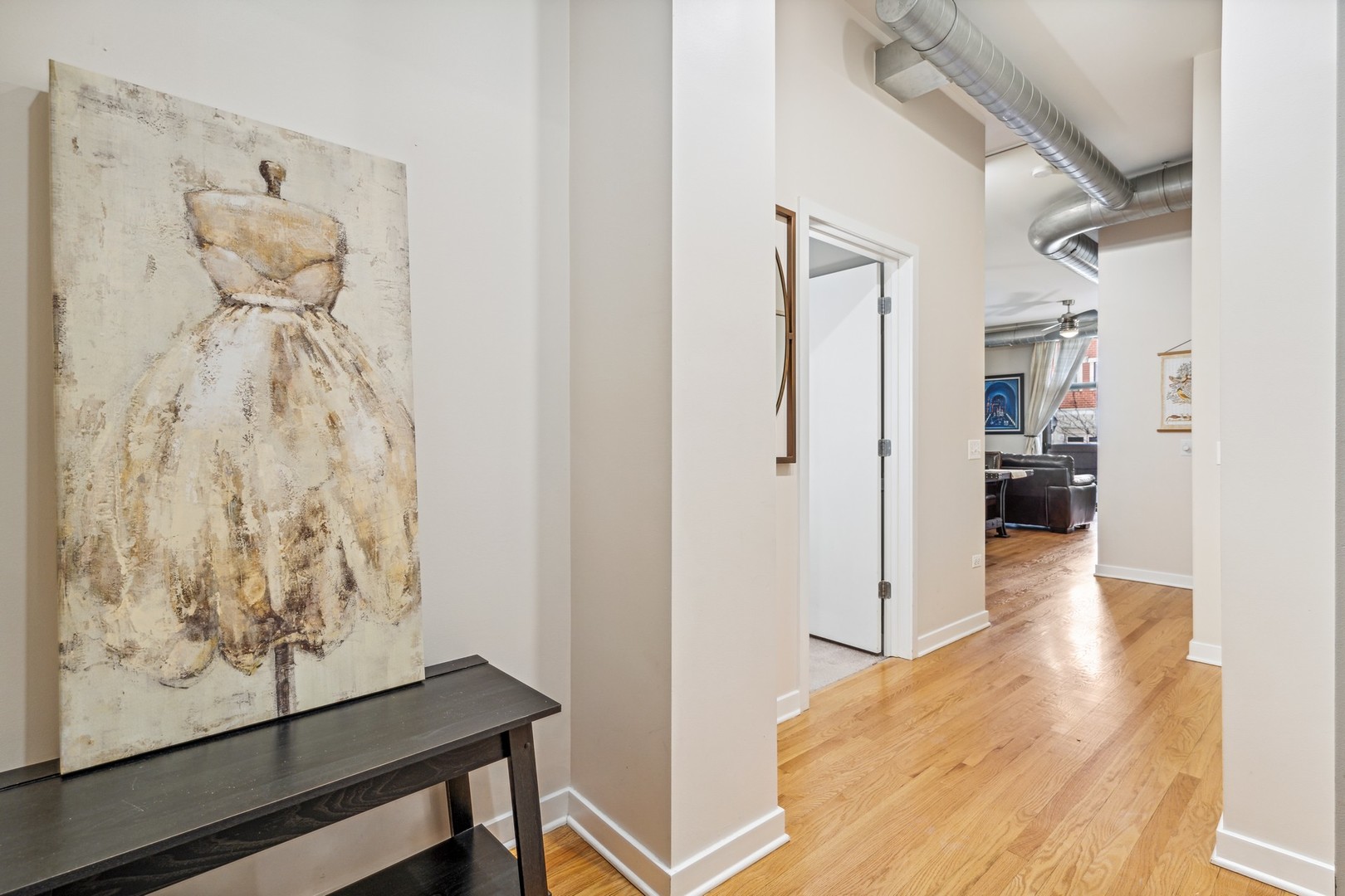 4011 N FRANCISCO Avenue Unit: 106