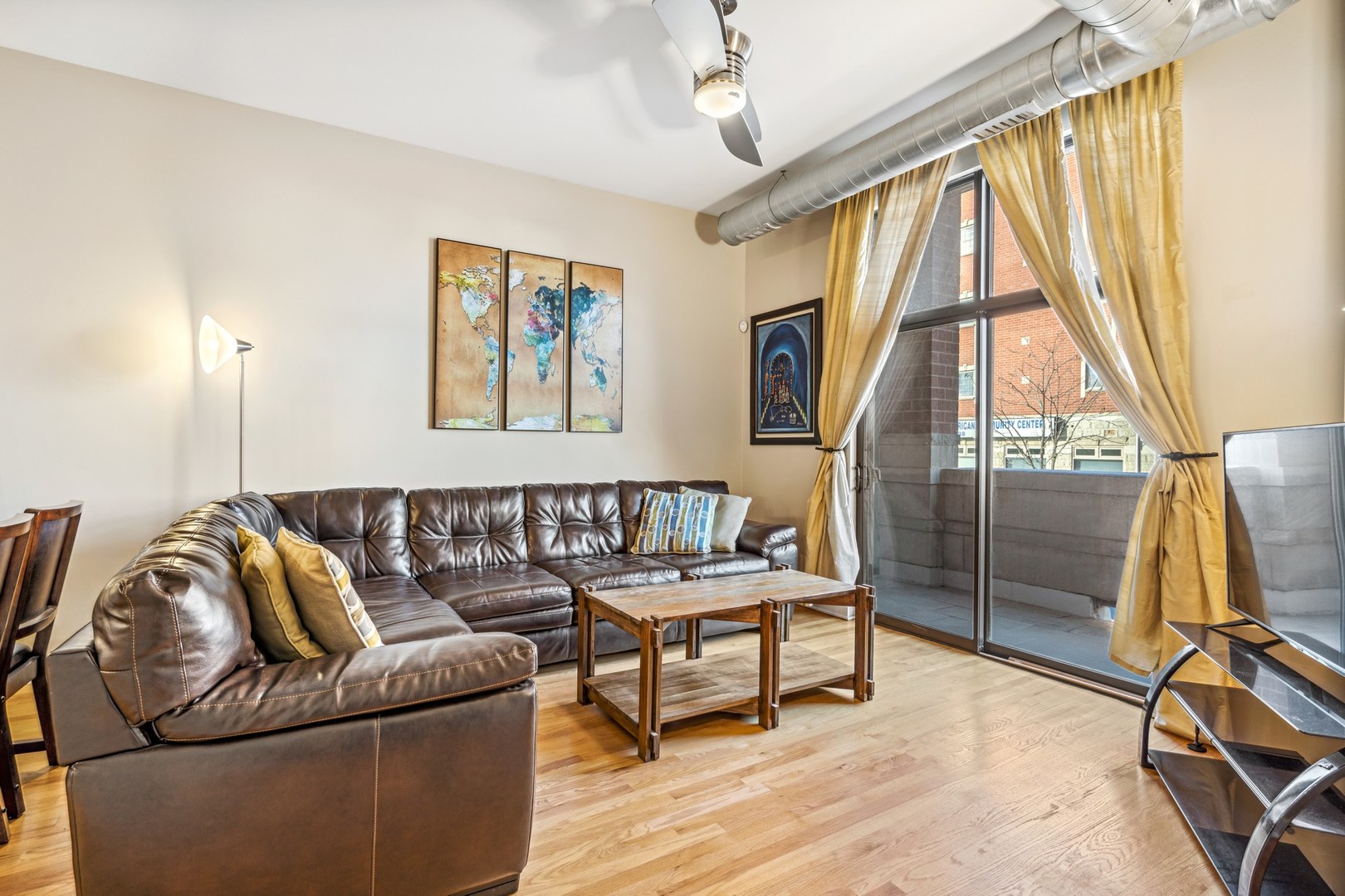 4011 N FRANCISCO Avenue Unit: 106