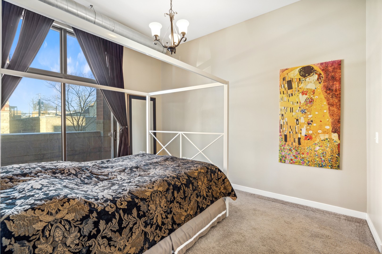 4011 N FRANCISCO Avenue Unit: 106