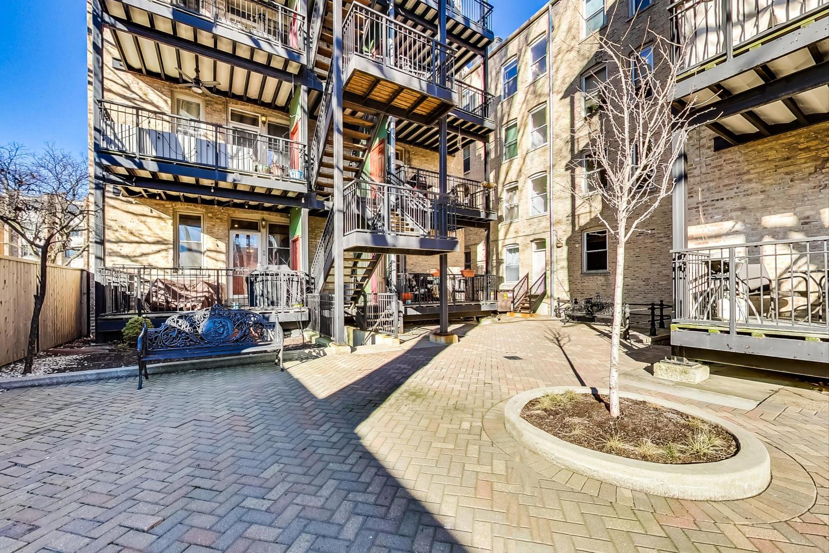 2350 N Cleveland Avenue Unit: 1N
