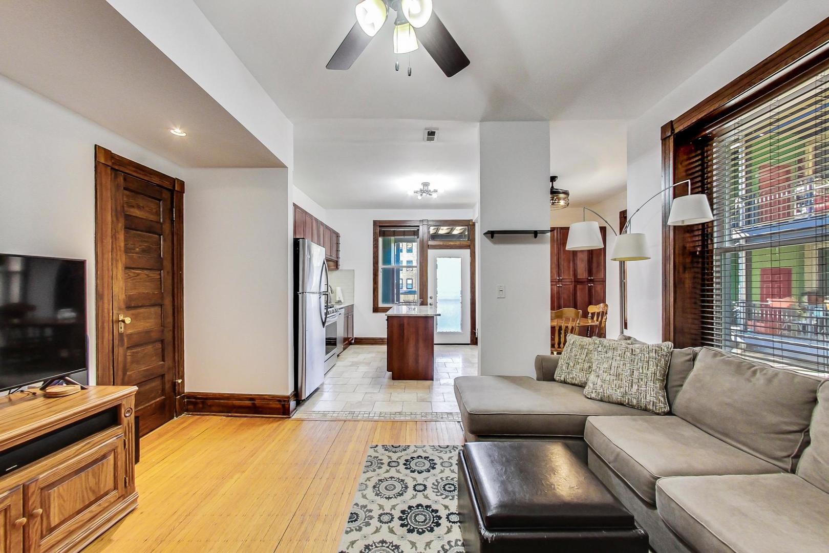 2350 N Cleveland Avenue Unit: 1N