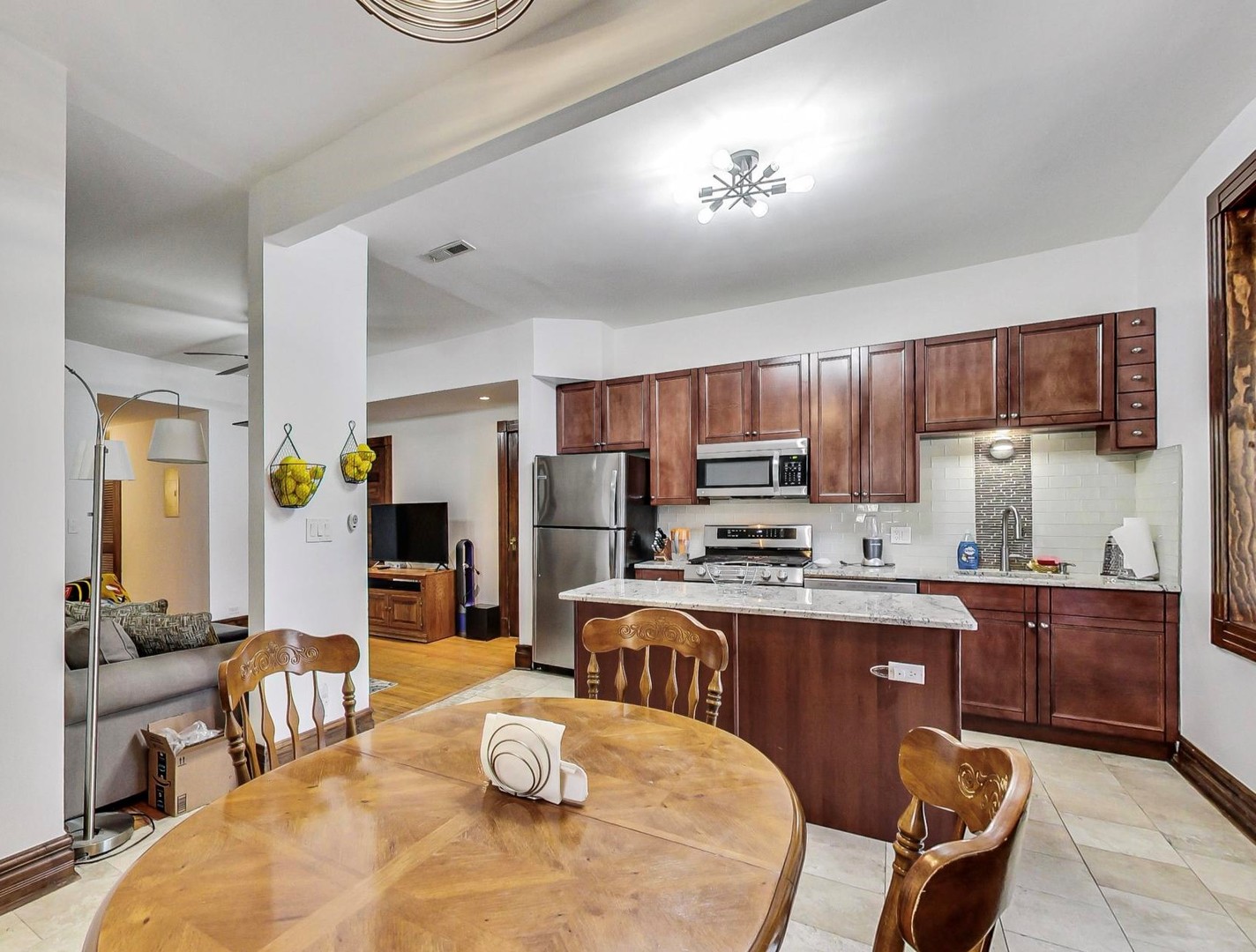 2350 N Cleveland Avenue Unit: 1N