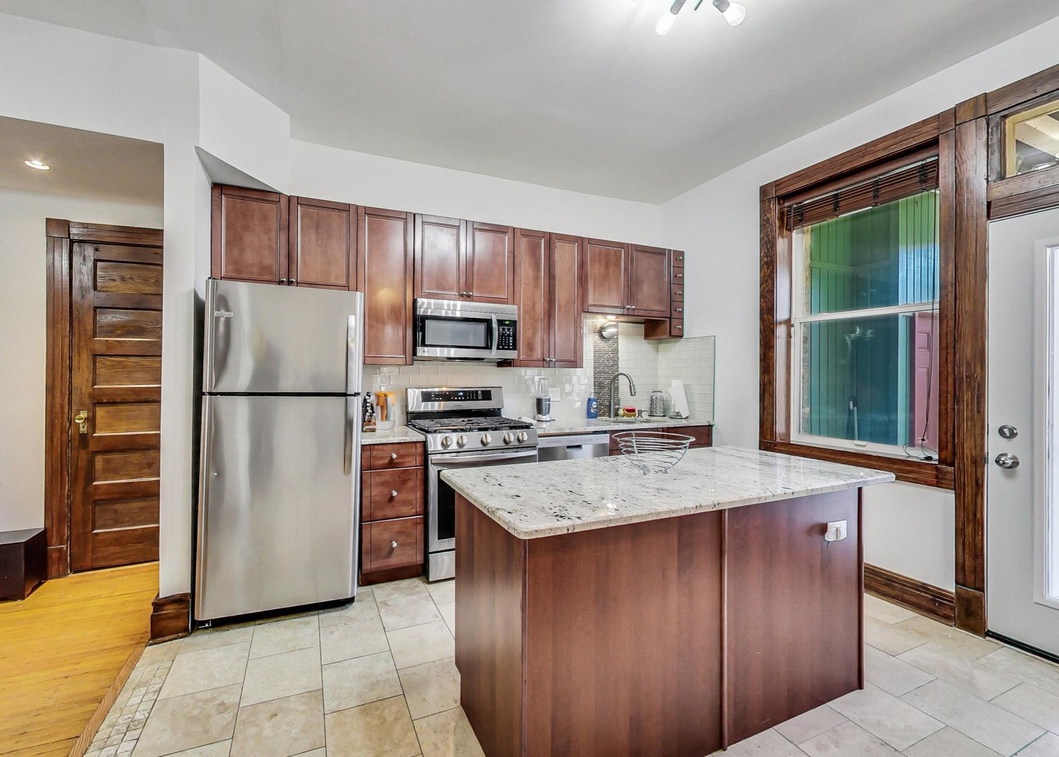 2350 N Cleveland Avenue Unit: 1N