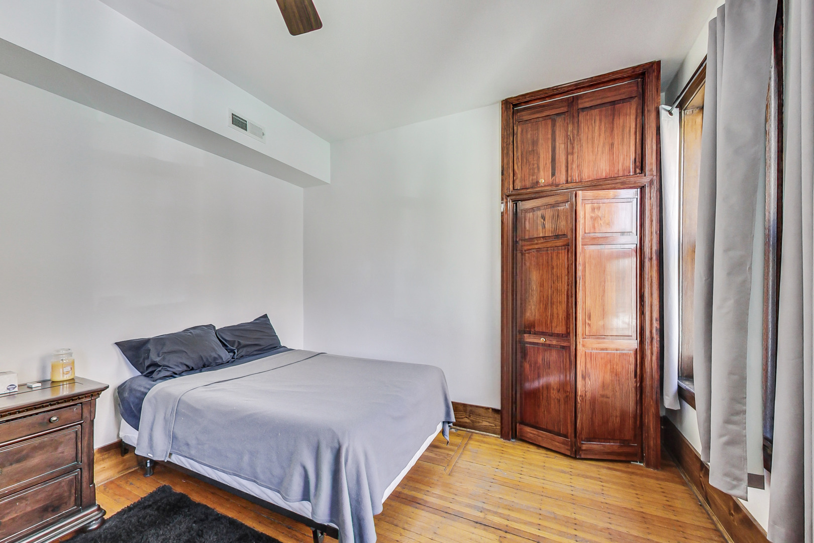 2350 N Cleveland Avenue Unit: 1N