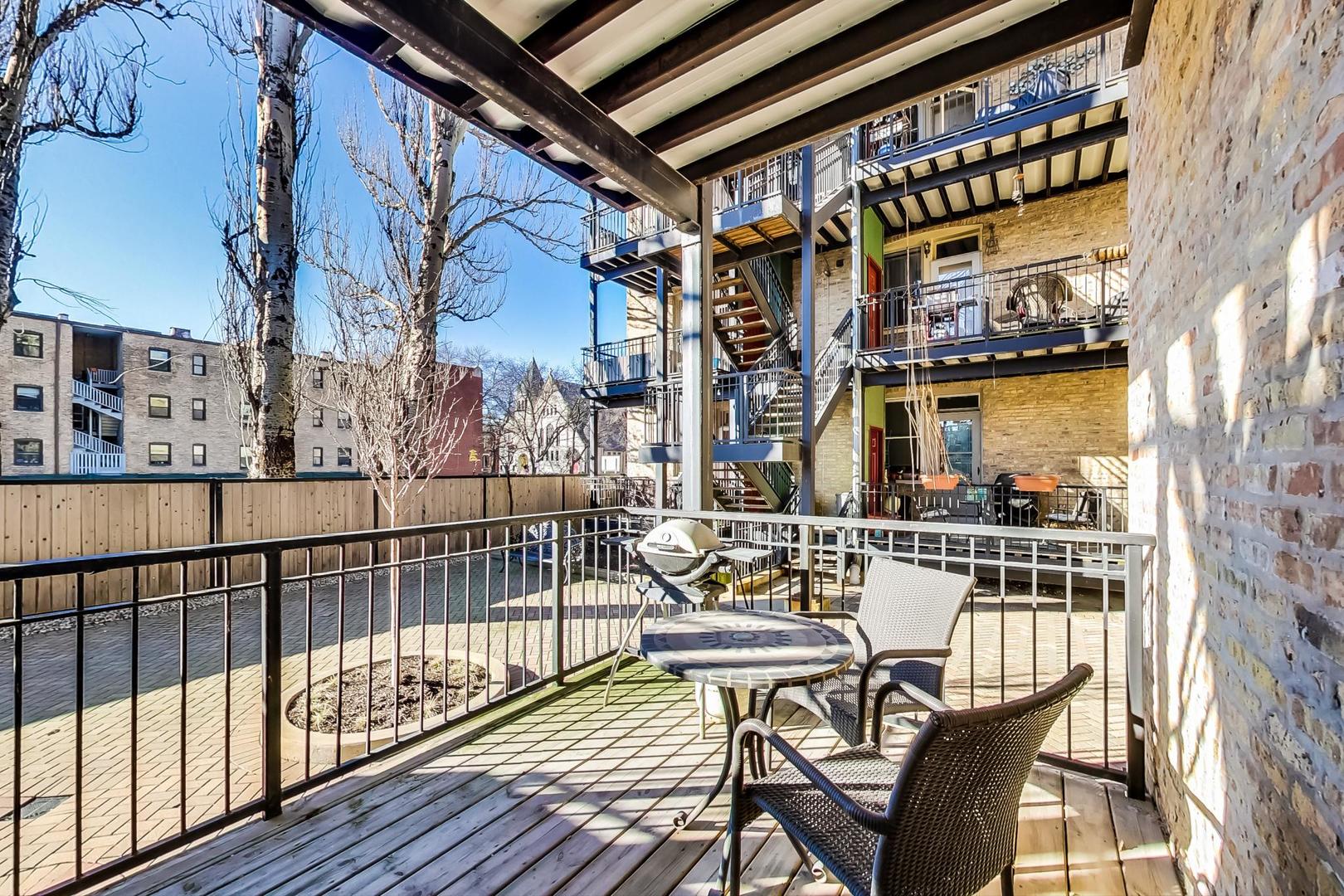 2350 N Cleveland Avenue Unit: 1N