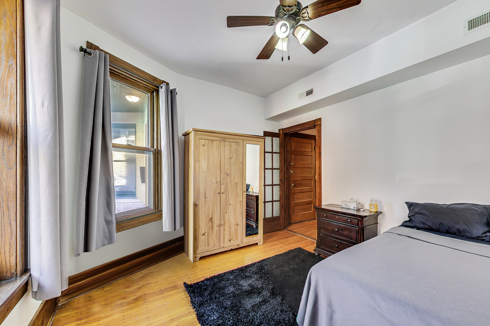 2350 N Cleveland Avenue Unit: 1N