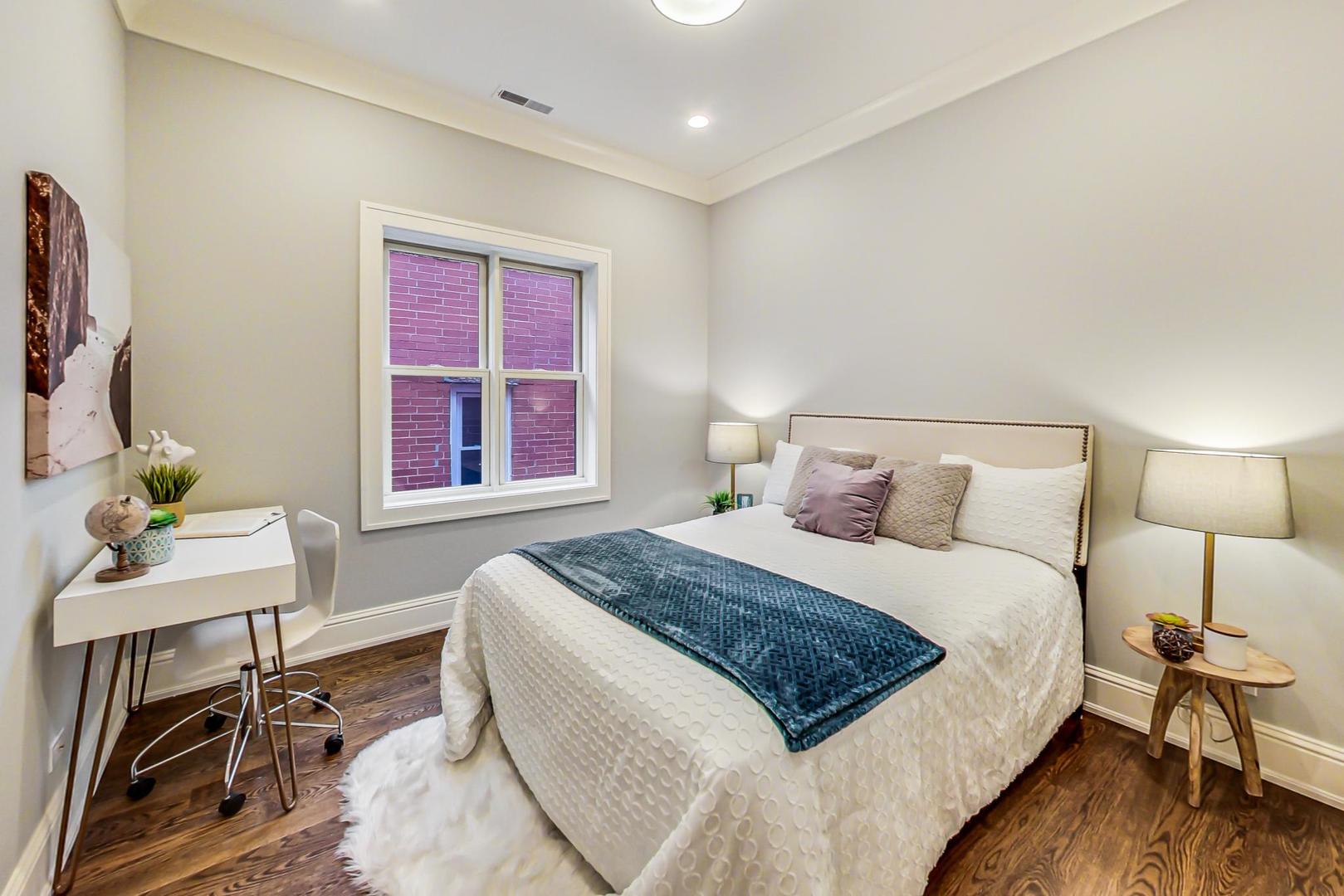 843 W Buckingham Place Unit: 4W