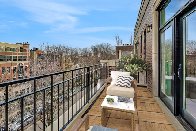 843 W Buckingham Place Unit: 4W