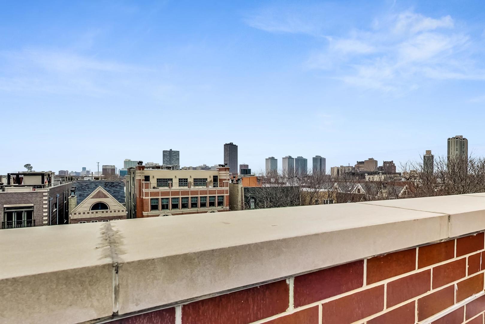 843 W Buckingham Place Unit: 4W