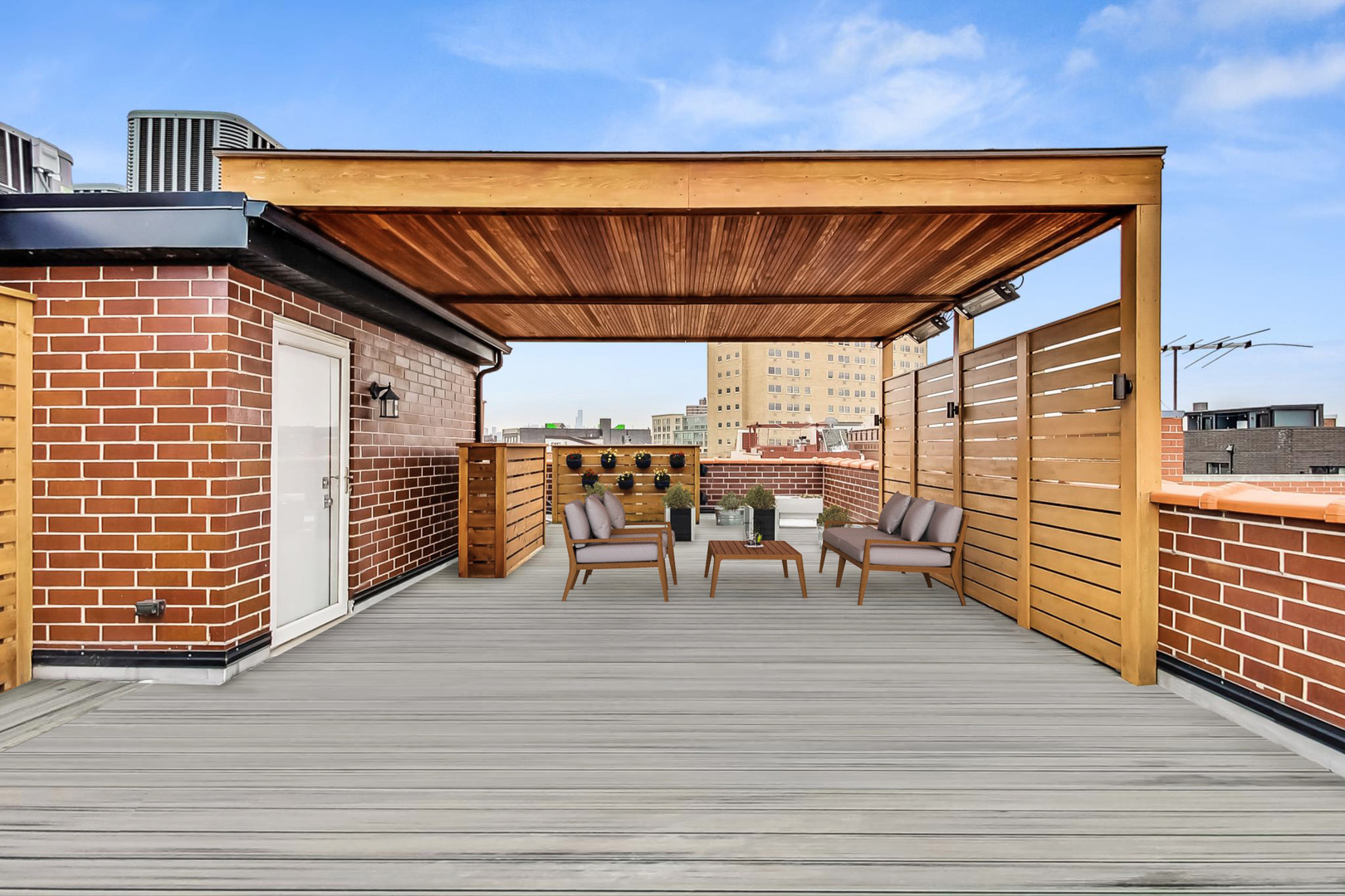 843 W Buckingham Place Unit: 4W