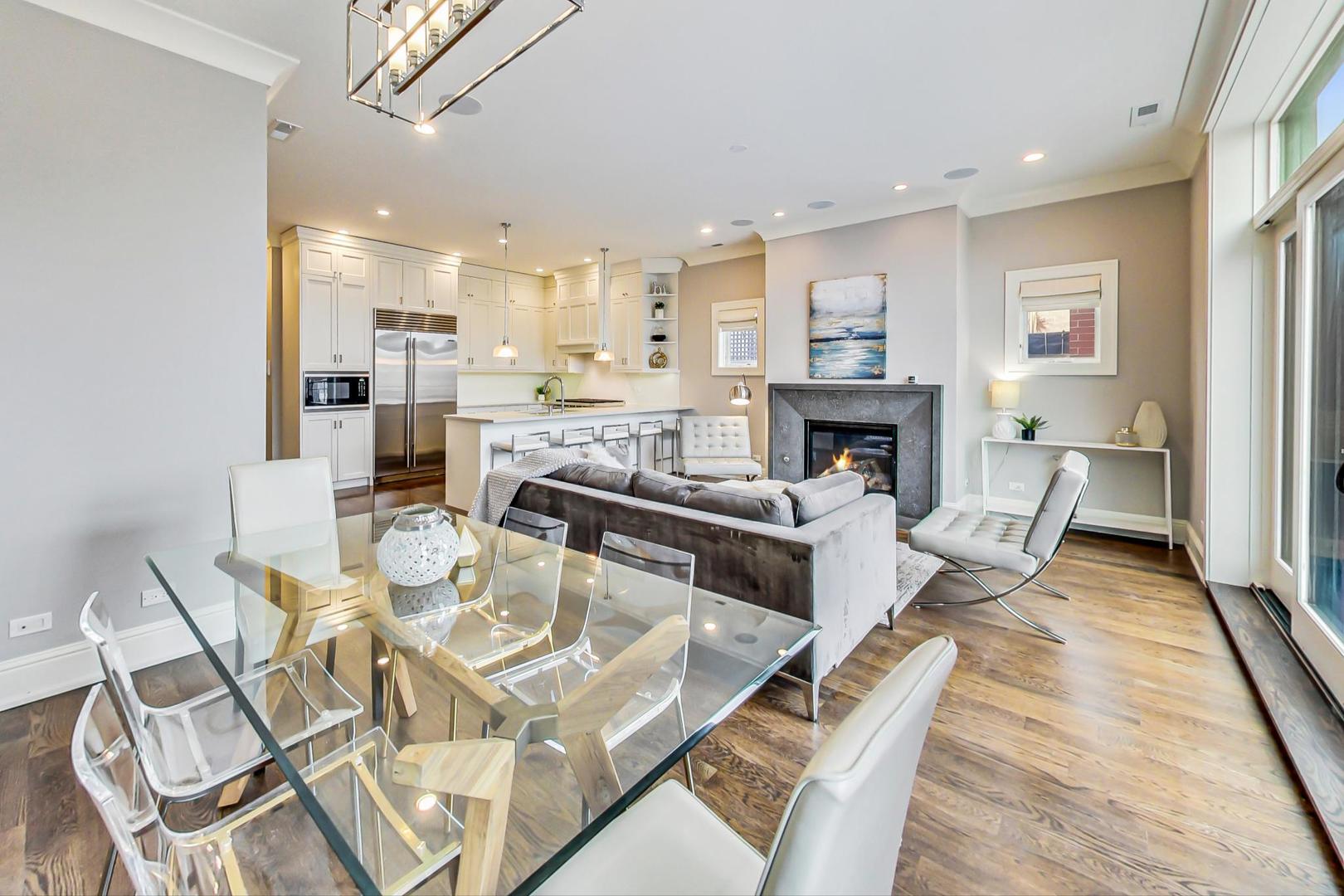 843 W Buckingham Place Unit: 4W