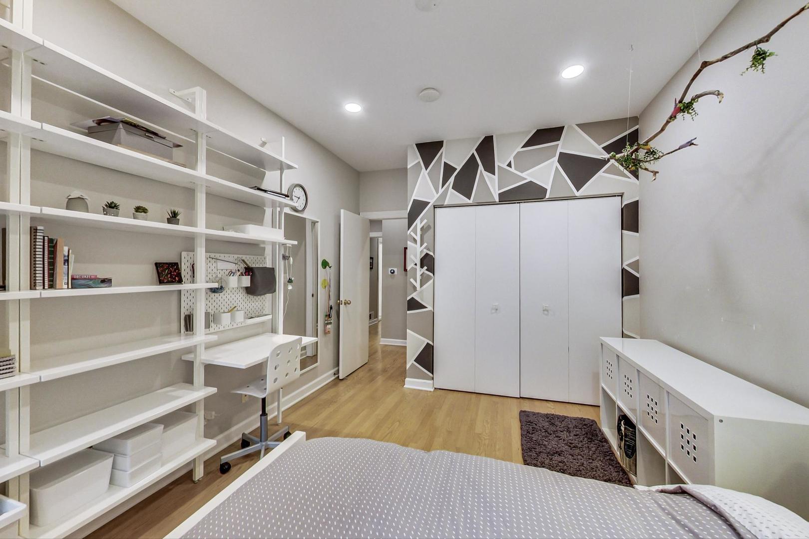 357 W Superior Street Unit: AB