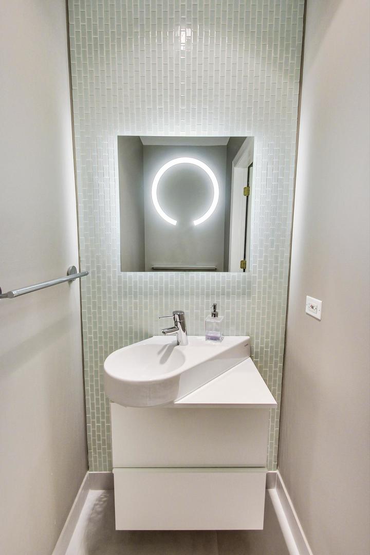 357 W Superior Street Unit: AB
