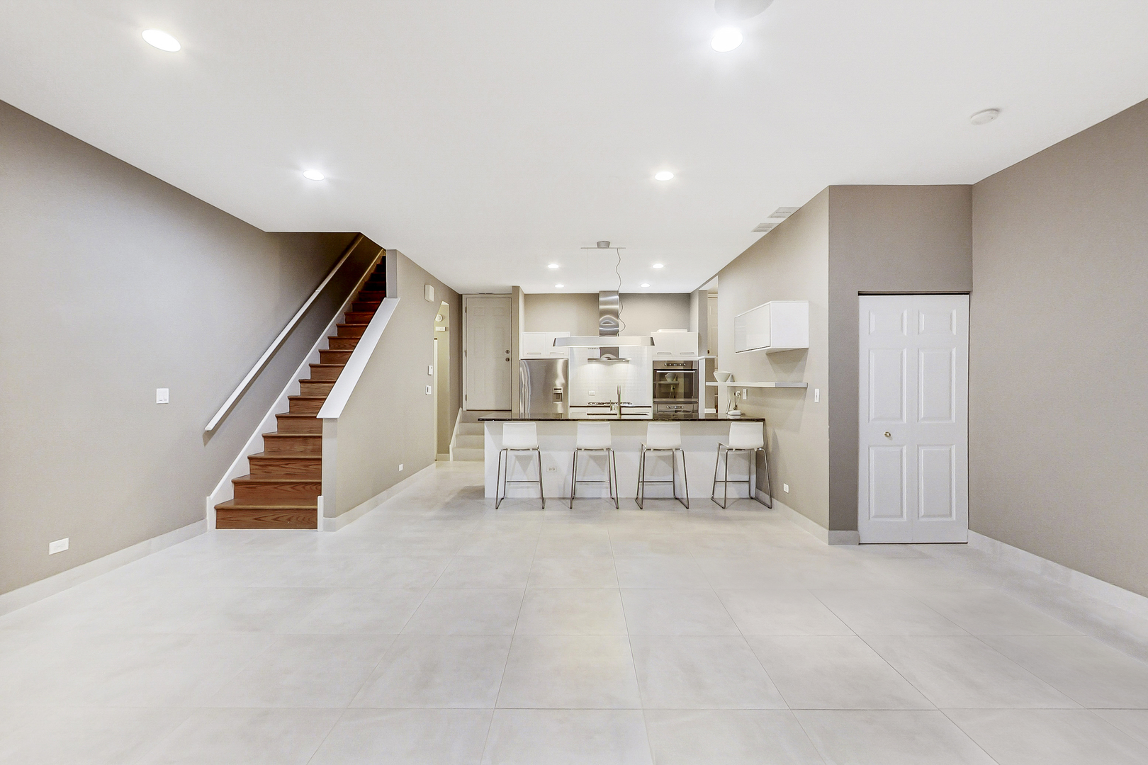 357 W Superior Street Unit: AB