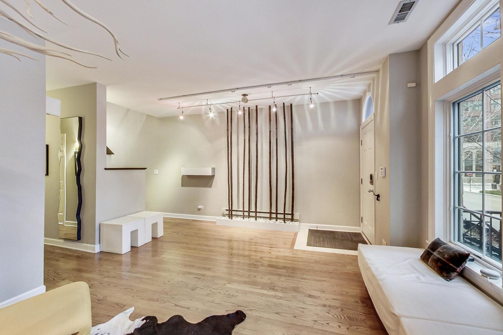 357 W Superior Street Unit: AB