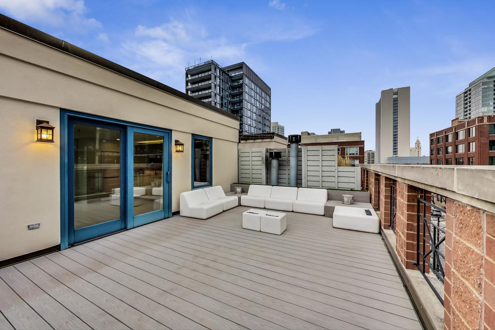 357 W Superior Street Unit: AB