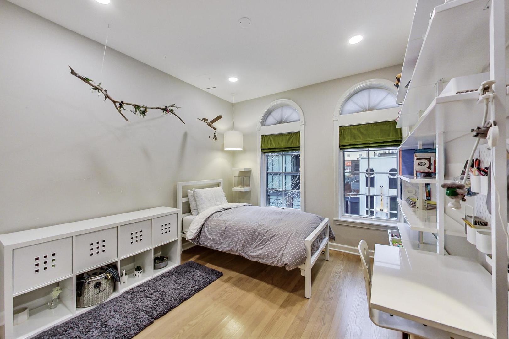 357 W Superior Street Unit: AB