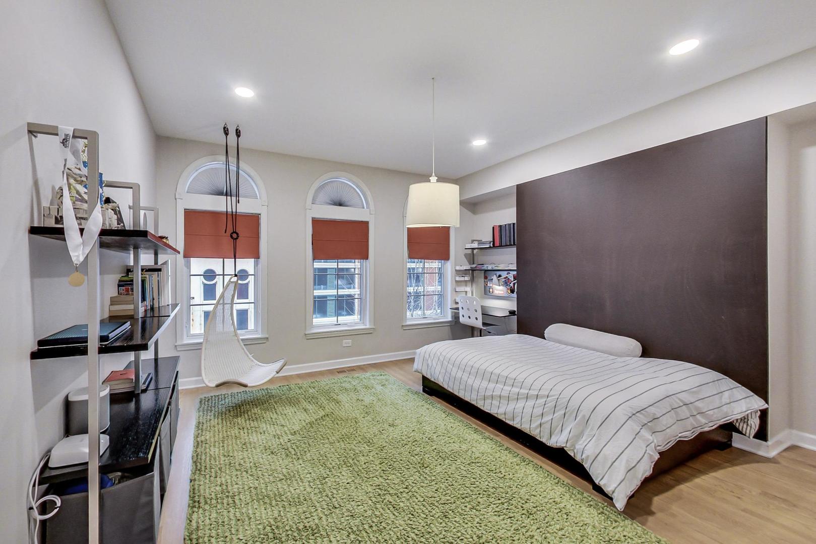 357 W Superior Street Unit: AB