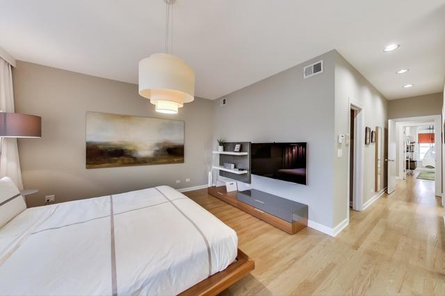 357 W Superior Street Unit: AB