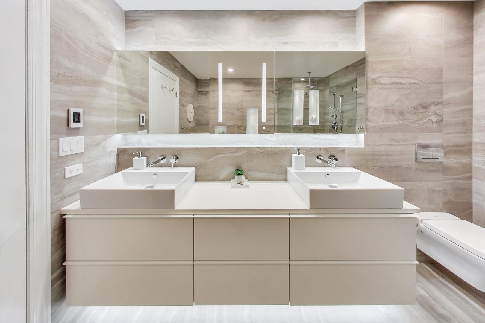 357 W Superior Street Unit: AB