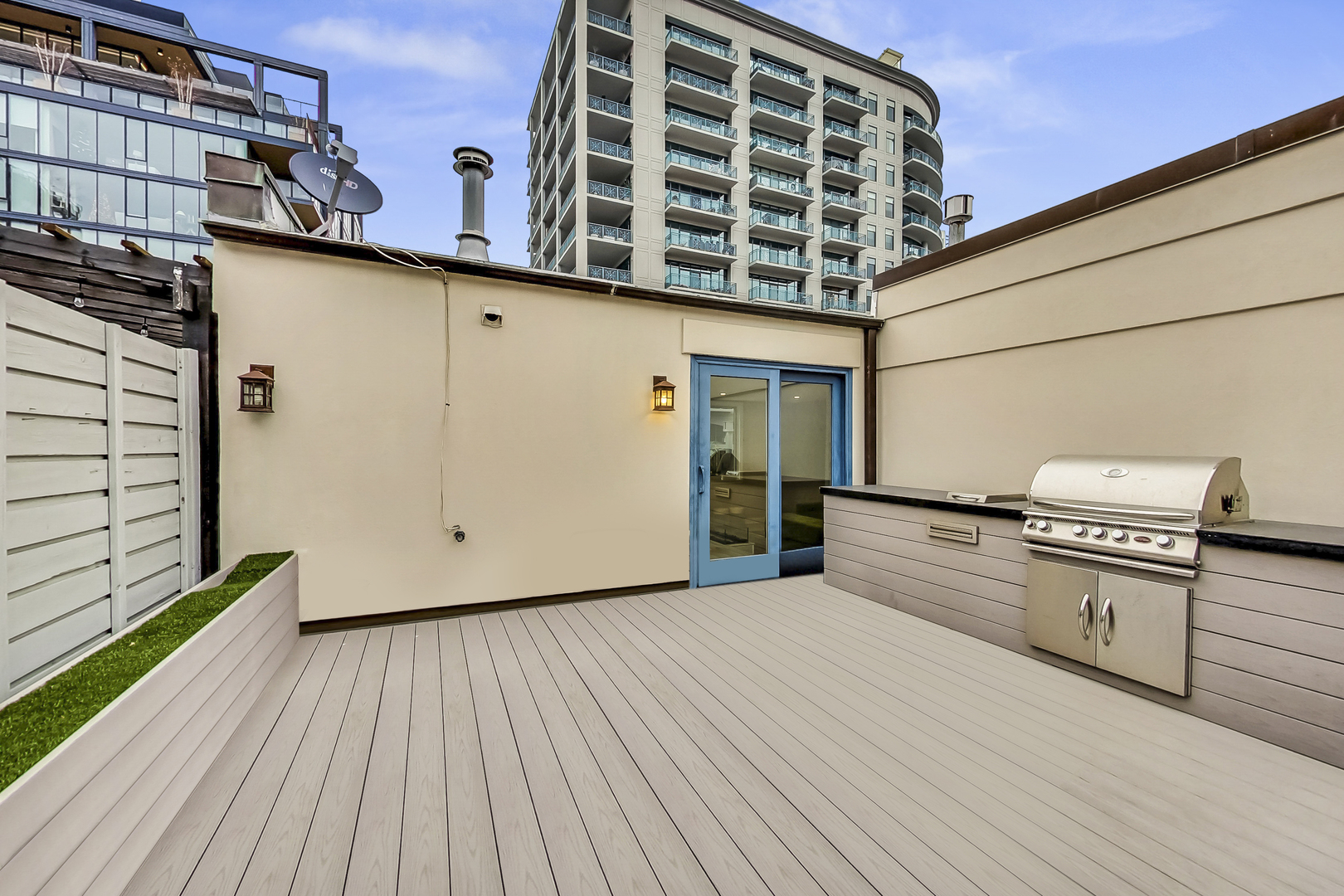357 W Superior Street Unit: AB