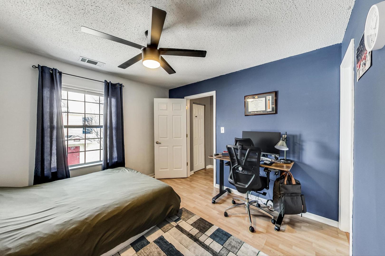 1941 N Hicks Road Unit: 201