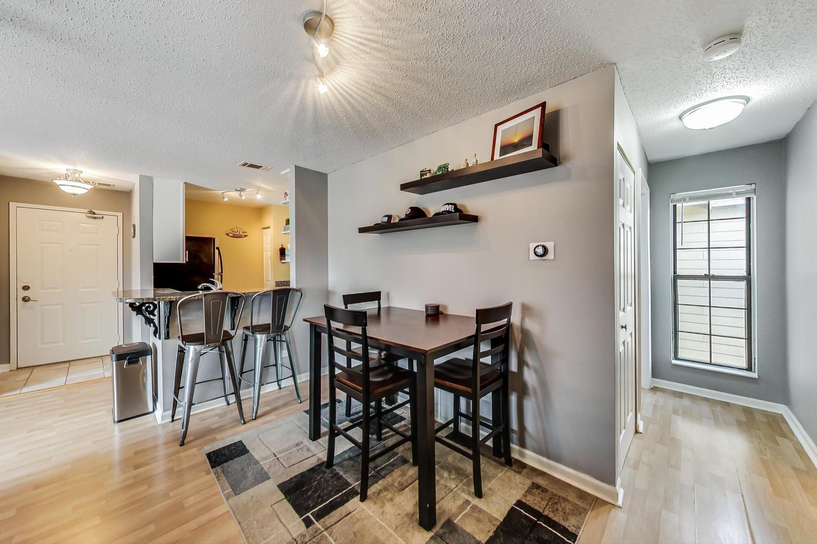 1941 N Hicks Road Unit: 201