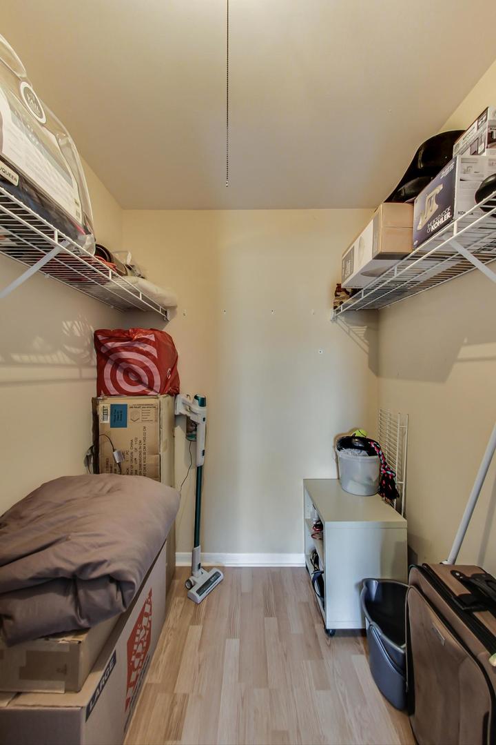 1941 N Hicks Road Unit: 201