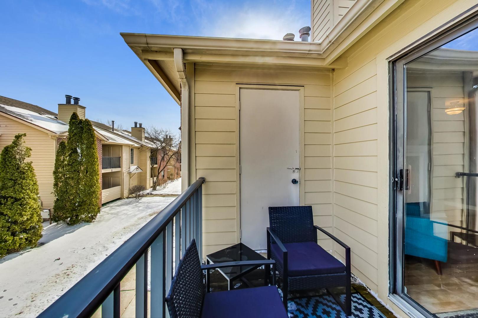 1941 N Hicks Road Unit: 201