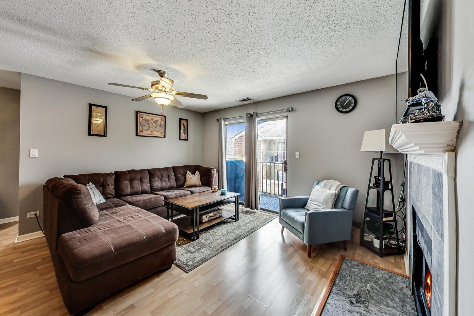 1941 N Hicks Road Unit: 201