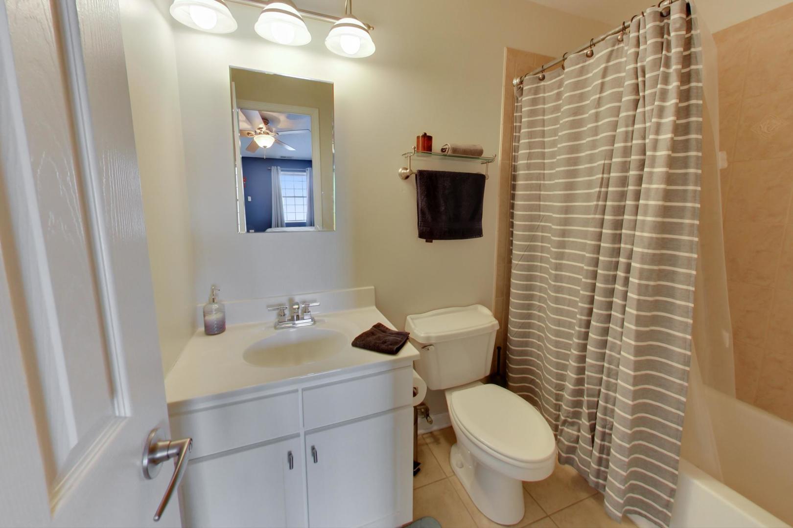 1941 N Hicks Road Unit: 201