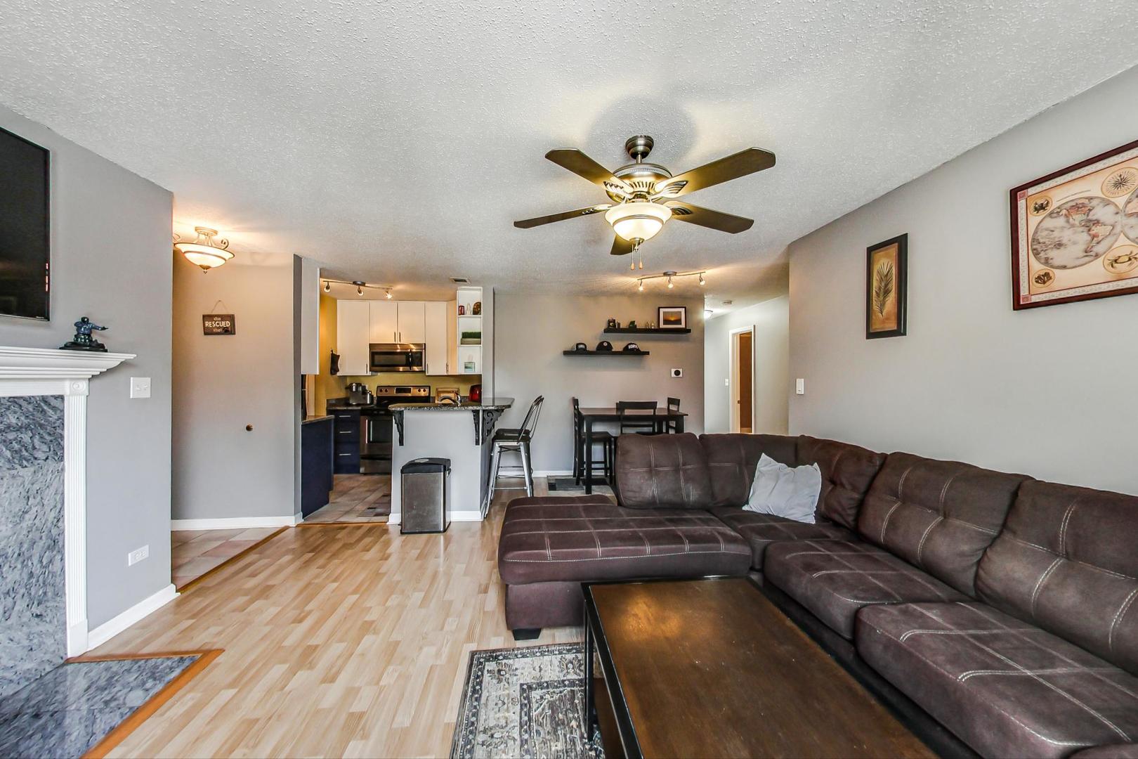 1941 N Hicks Road Unit: 201