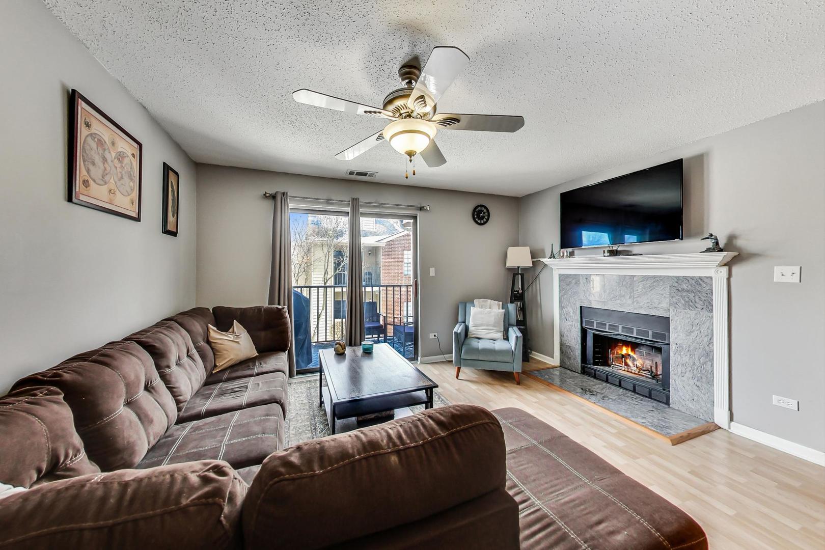 1941 N Hicks Road Unit: 201