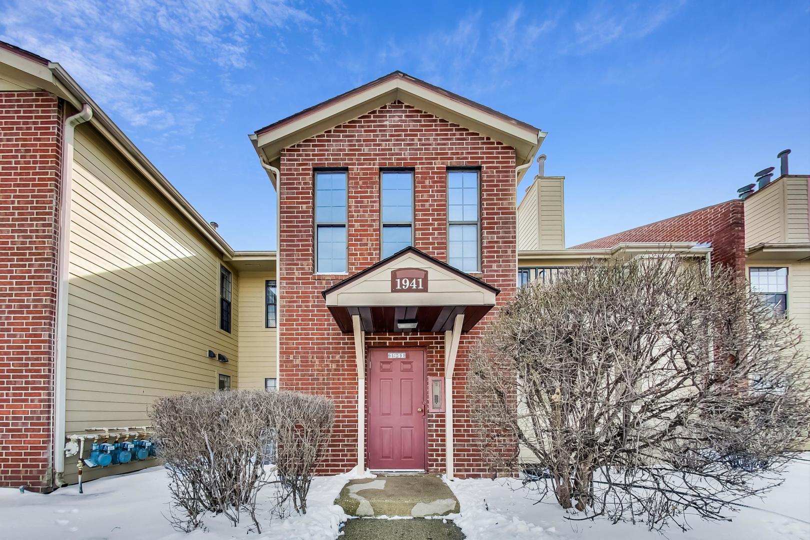 1941 N Hicks Road Unit: 201