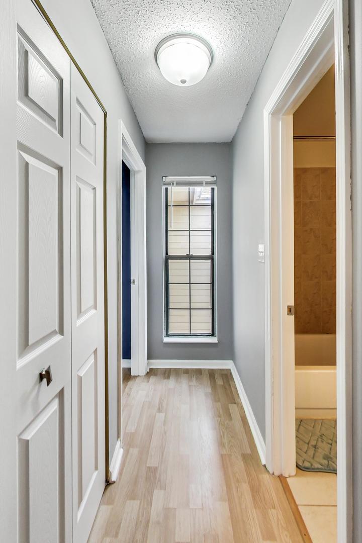 1941 N Hicks Road Unit: 201