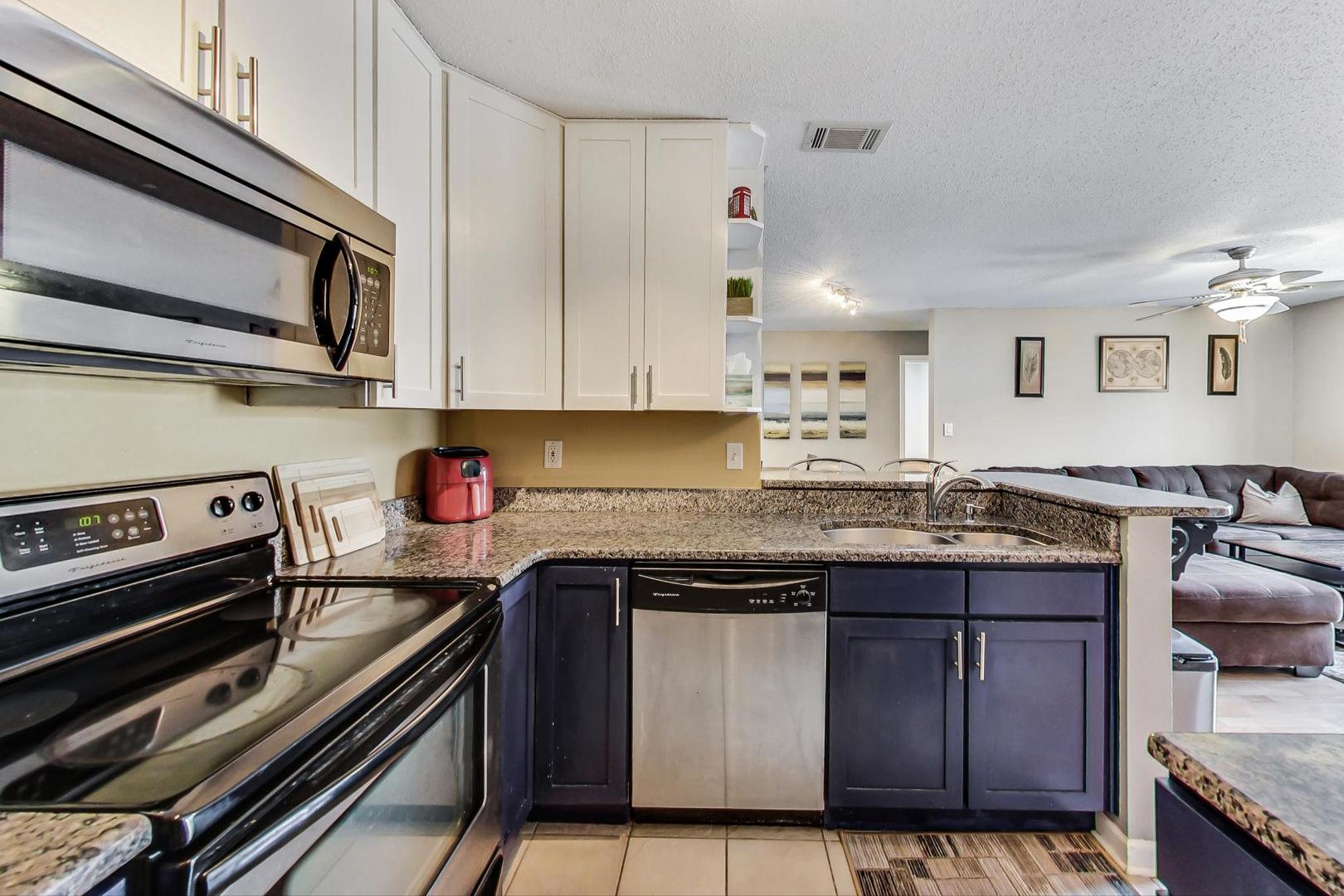 1941 N Hicks Road Unit: 201