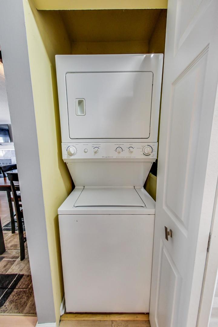 1941 N Hicks Road Unit: 201