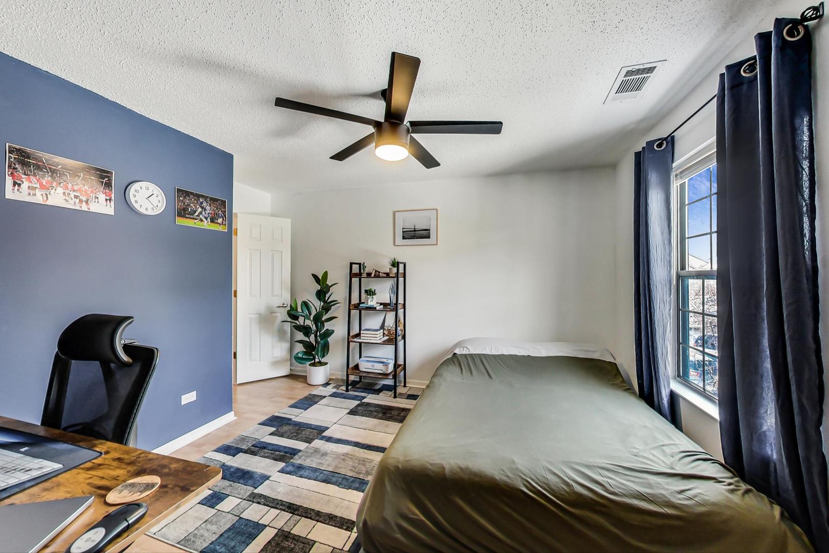1941 N Hicks Road Unit: 201