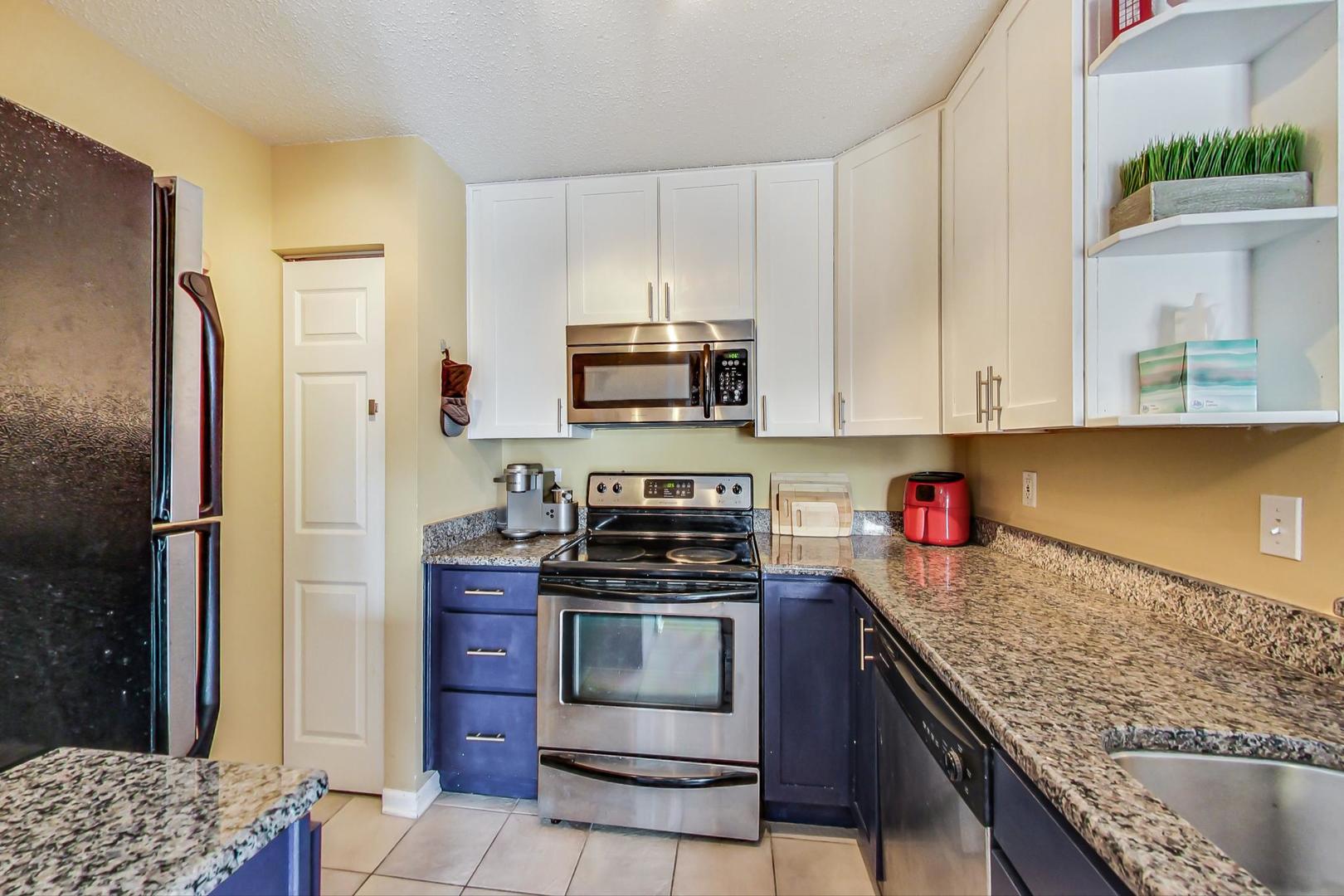 1941 N Hicks Road Unit: 201