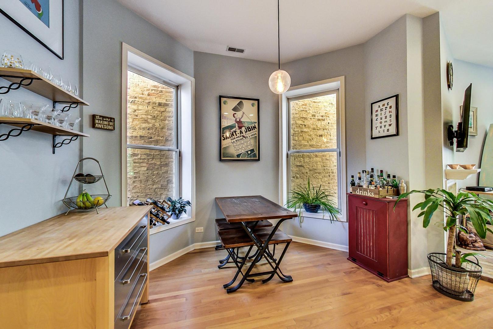 1317 N Wicker Park Avenue Unit: 2F