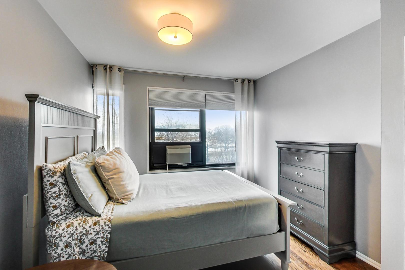 3410 N Lake Shore Drive Unit: 3D