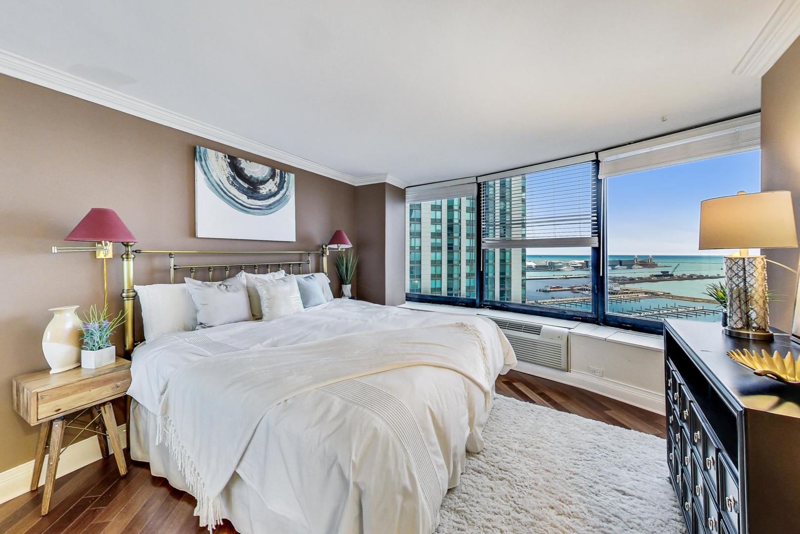 155 N HARBOR Drive Unit: 1204