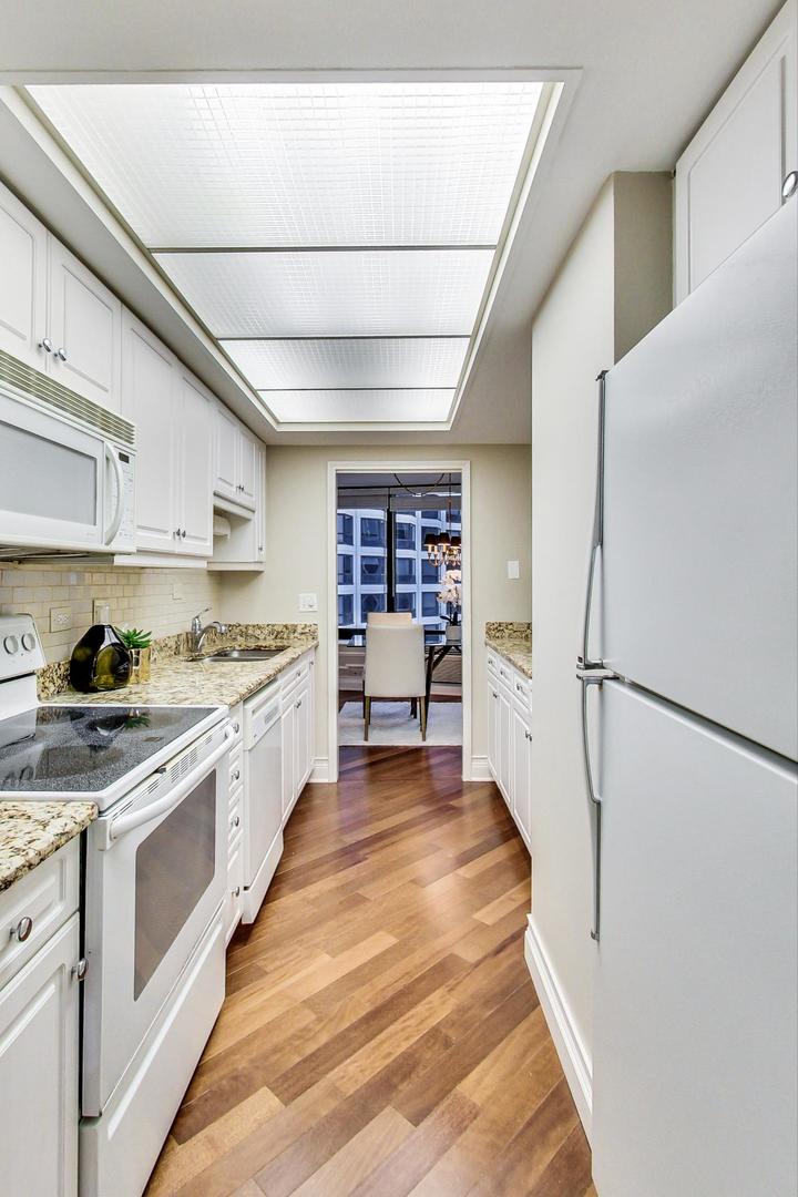 155 N HARBOR Drive Unit: 1204
